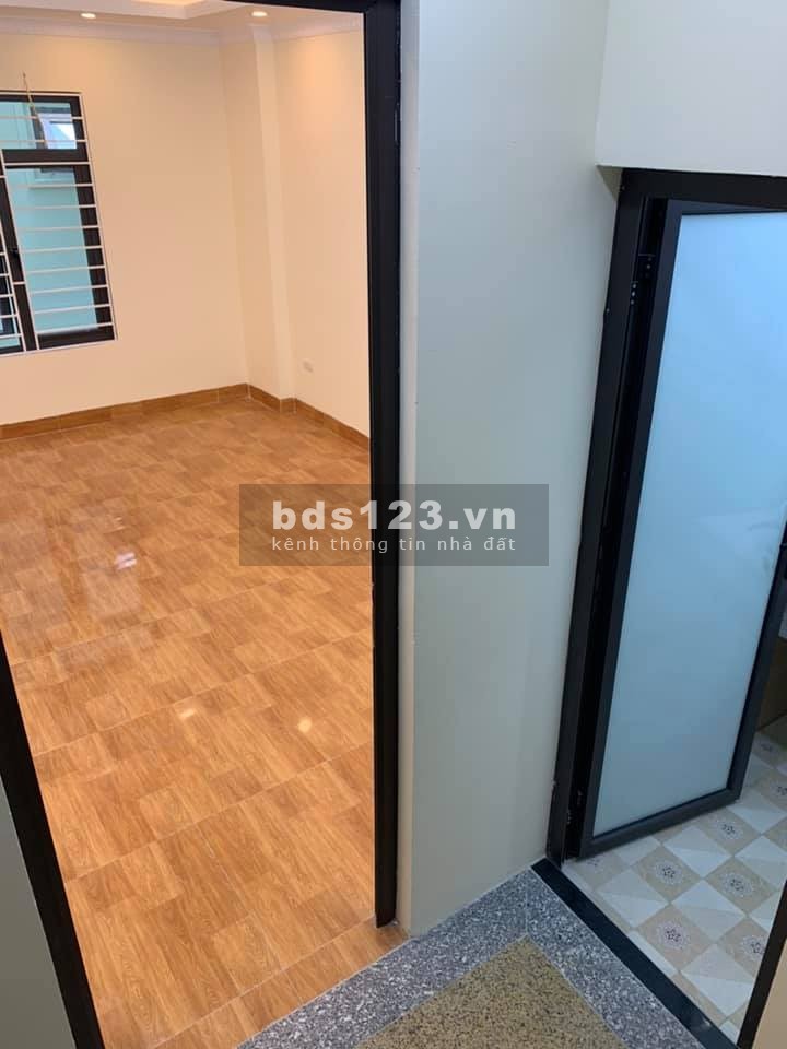 Nhà riêng, mới xây phố Tây Trà, 30m2 x 5T, 5m ra mặt phố, chỉ 3 tỷ.