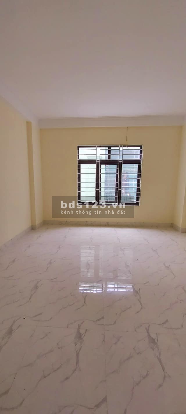 Bán Nhà Lĩnh Nam, 10m ra mặt phố, Mới Koong, SĐCC, dt 30m2, 5 tầng mt 4.2m Nhỉnh 3 tỷ