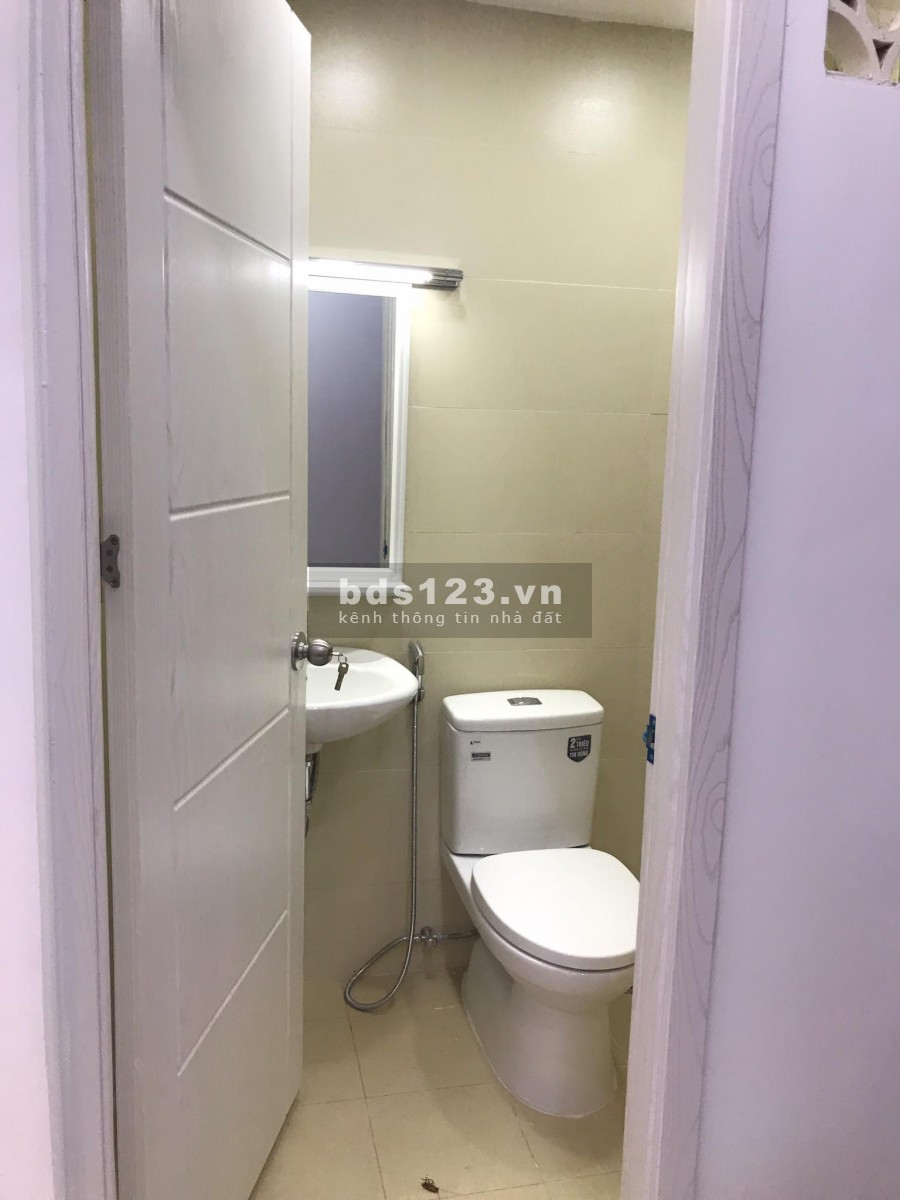 Bán nhà Lê Quang Định, phường 7 dt 60m2, 2 tầng lô góc giá nhỉnh hơn 5 tỷ