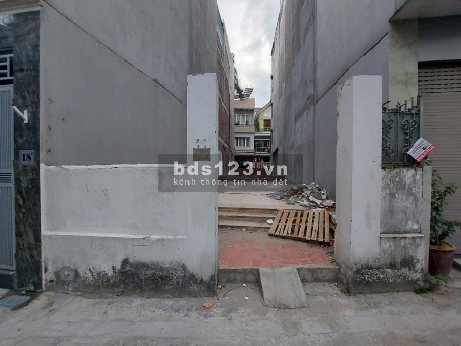 Bán đất 51m Ngọc Thụy MT 5.1 giá 3.25 tỷ Ôtô đỗ cửa ngõ rộng thông các ngả , hàng xóm khai sơn