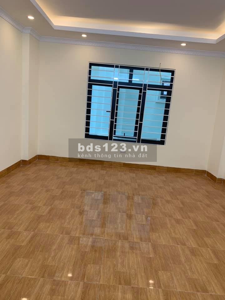 Nhà riêng, mới xây phố Tây Trà, 30m2 x 5T, 5m ra mặt phố, chỉ 3 tỷ.