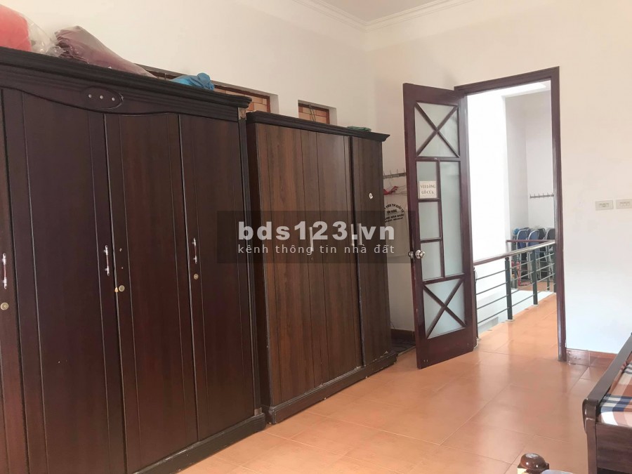 Bán nhà 4 tầng mặt phố Vũ Văn Dũng, TP HD, dt 100m2, mt 5m, 4 ngủ, sân cổng, giá 4 tỷ 799 tr
