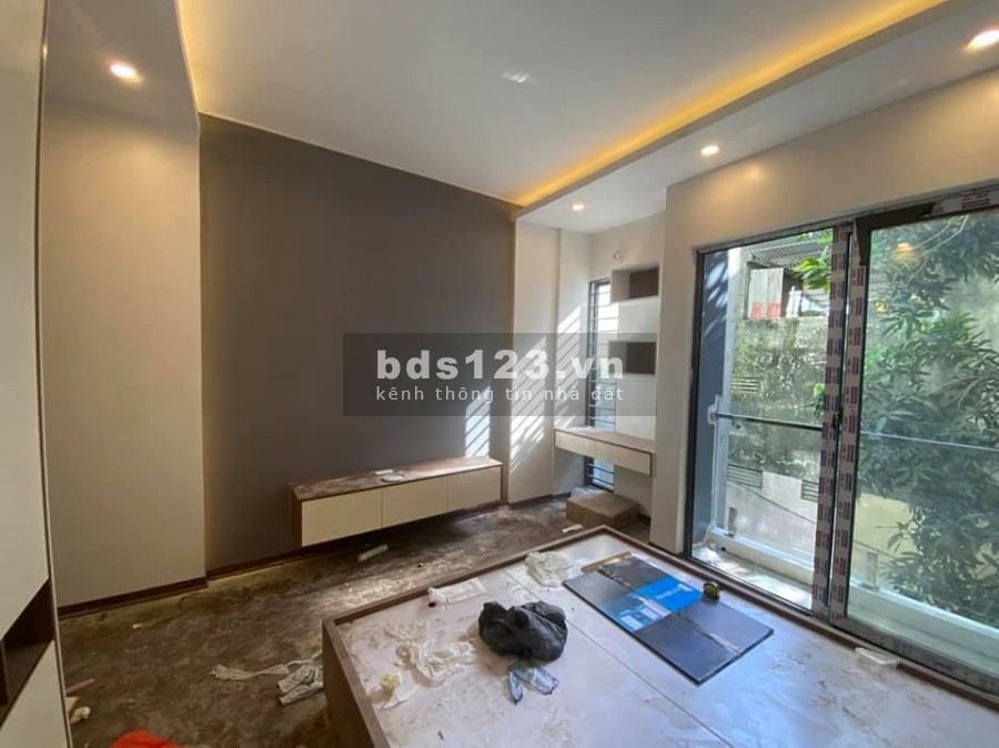 Bán nhà Hoàng Mai. Nhà mới nở hậu, gần ô tô,30mx5 tầng giá chỉ nhỉnh 3 tỷ có thương lượng sâu