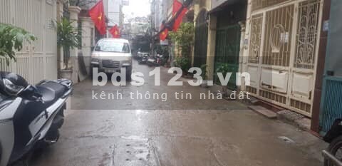 Nhỉnh 4 tỷ, nhà 4 tầng ngõ ô tô, cách ô tô tránh 20m, trung tâm Đống Đa, giá bán 4.2 tỷ