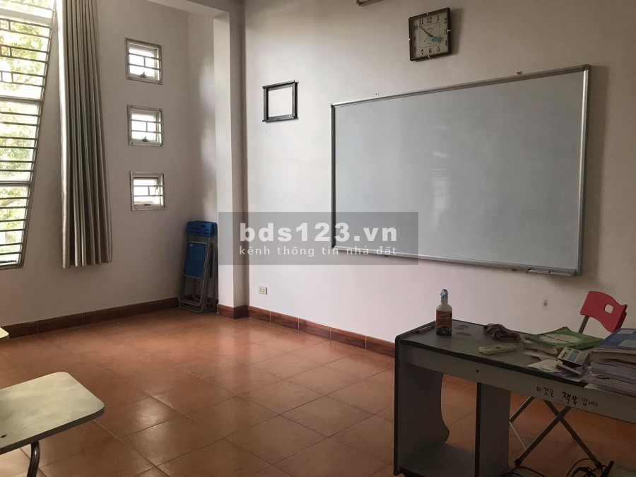 Bán nhà 4 tầng mặt phố Vũ Văn Dũng, TP HD, dt 100m2, mt 5m, 4 ngủ, sân cổng, giá 4 tỷ 799 tr