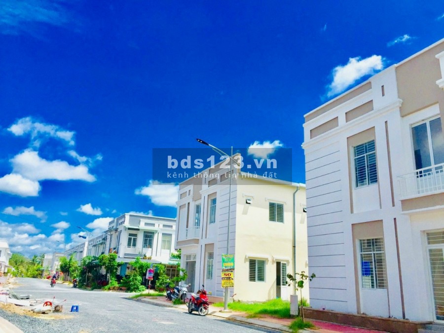 Bán nhà nguyên căn còn mới khu dân cư Hoàng Quân Cần Thơ, hỗ trợ vay