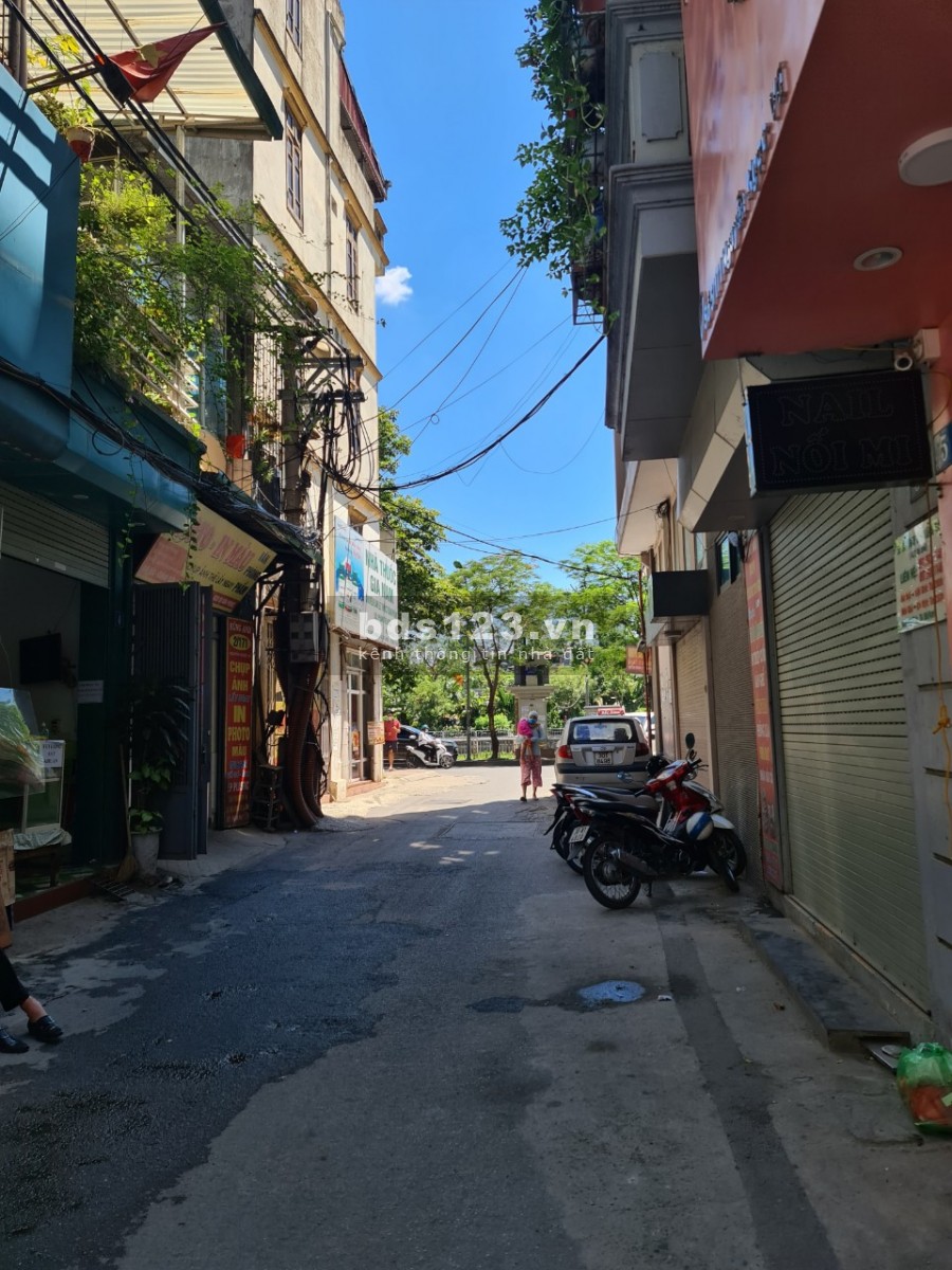 Cho thuê nhà riêng đường Nguyễn Ngọc Vũ giá thỏa thuận: DT85m2, 5 tầng, mt 5.5m