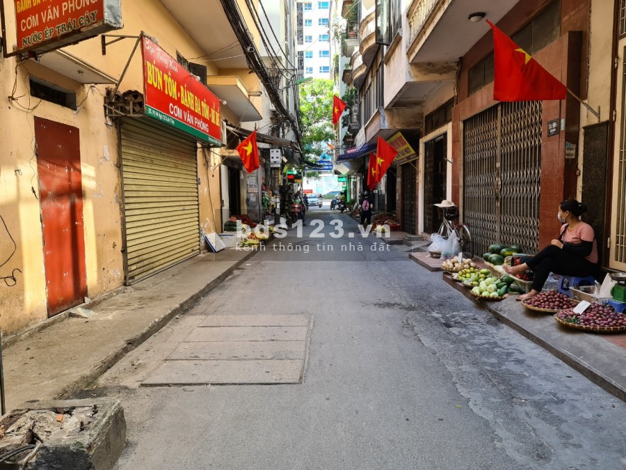 Cho thuê nhà nguyên căn đường Phan Vân Trường: DT 42m2x 3 tầng, 12tr