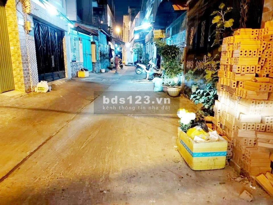 Bán nhà hẻm ba gác ra vào vi vu sạch sẽ, bao an ninh, dt 54m2, 3 tầng đúc bê tông, giá 4.55 tỷ