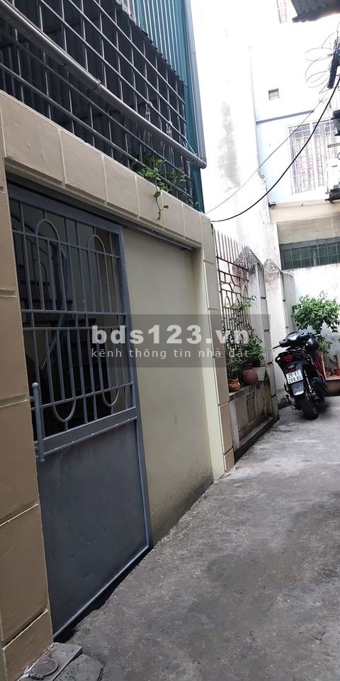 Bán nhà phố Gia Quất diện tích 42m2* dân xây, an sinh tốt giá chỉ 2.15 Tỷ
