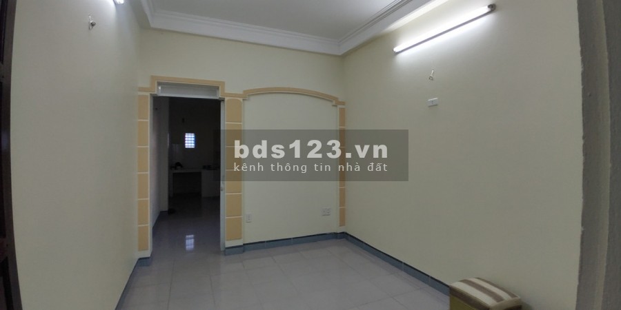Bán nhà phố Gia Quất diện tích 42m2* dân xây, an sinh tốt giá chỉ 2.15 Tỷ