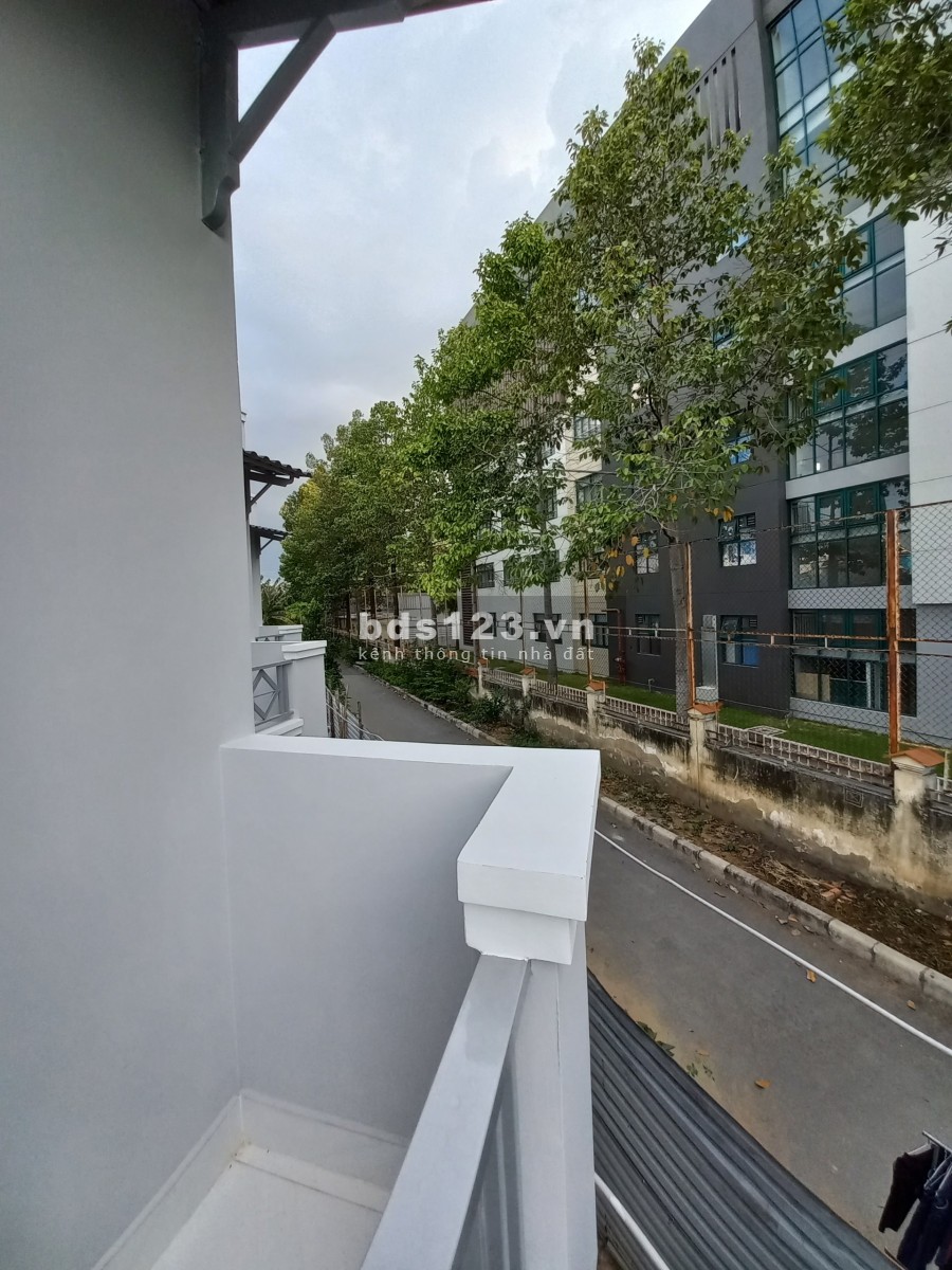 Quận 7 chính chủ cần bán 3 căn đsh giá tốt cho khách liên hệ 0931 239 633