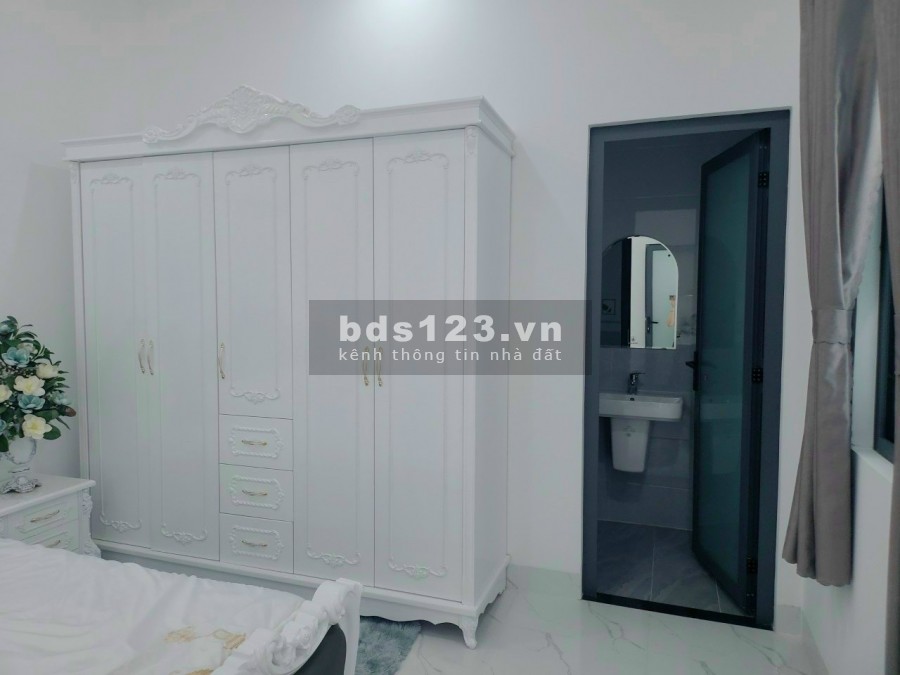 Nhà mới hoàn thiện ngay Lê Hồng Phong, 1 trệt, 1 lầu, giá bán 2.75 tỷ, thương lượng chính chủ