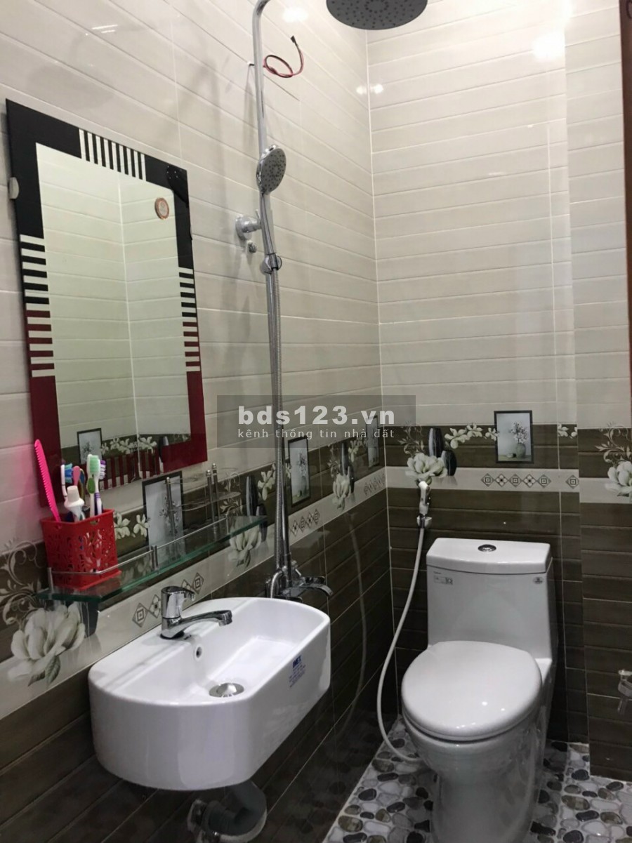 Bán Nhà Hẻm Xe ô tô Nguyễn Thượng Hiền phường 5 Bình Thạnh, giá rẻ, không lộ giới