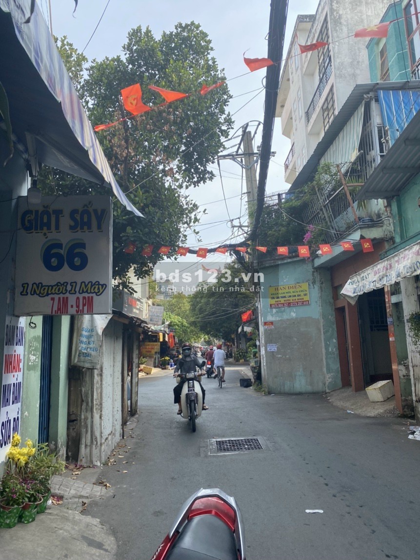 Bán Nhà Hẻm Xe ô tô Nguyễn Thượng Hiền phường 5 Bình Thạnh, giá rẻ, không lộ giới