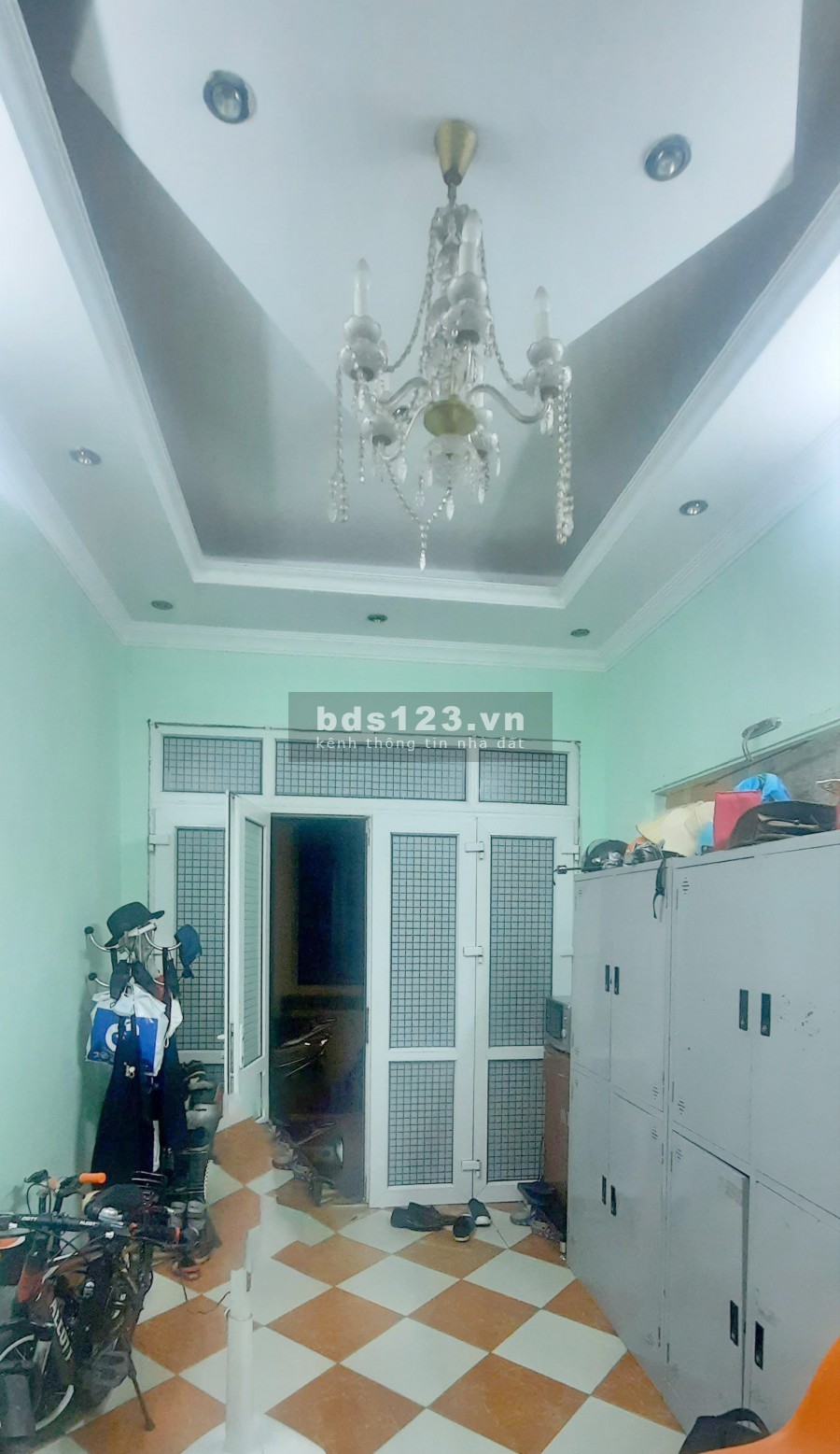 Bán nhà Xuân thủy, Quận Cầu Giấy dt 39m*5 tầng, ô tô đỗ cách 15m, 3.5 tỷ.