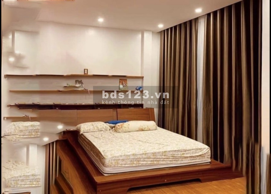 Bán nhà Xuân thủy, Quận Cầu Giấy dt 39m*5 tầng, ô tô đỗ cách 15m, 3.5 tỷ.