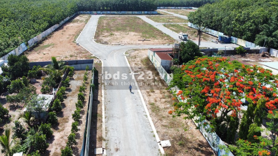 Bán lô đất chính chủ, sổ riêng gần chợ Bến Cát, diện tích 115m2, giá 770 triệu