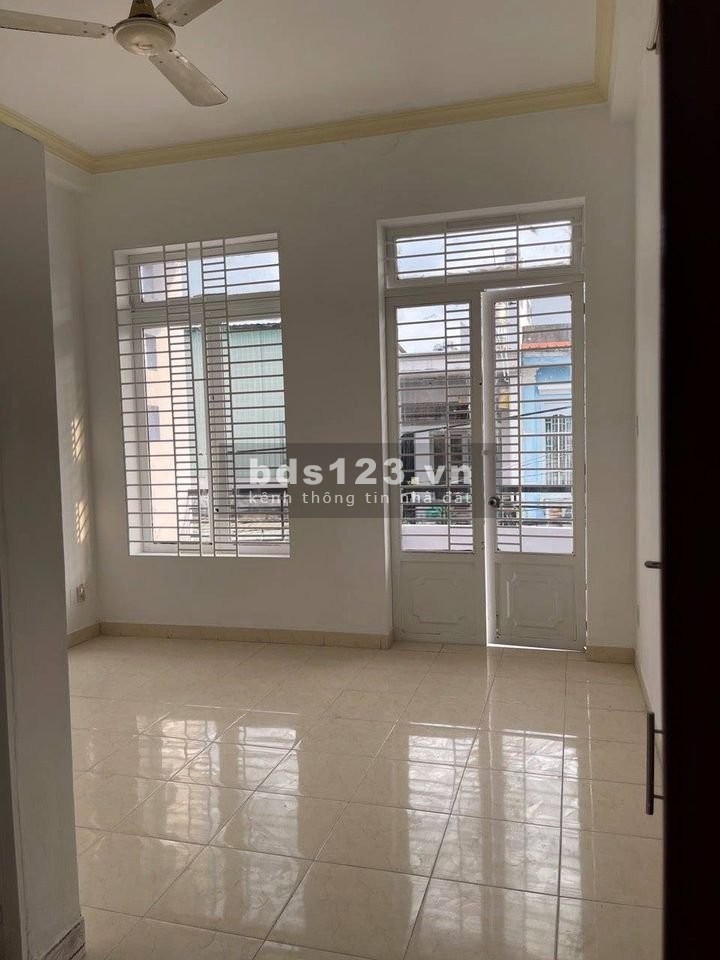 Kẹt Tiền, Bán Gấp Nhà Mặt Tiền Nguyễn Thượng Hiền P1, Gò Vấp, giá siêu rẻ 14.5 tỷ, 70m2