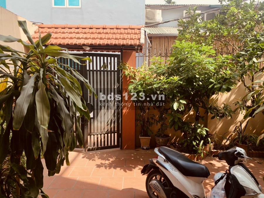 Cho thuê nhà riêng Đầm Trị - Tây Hồ, 2 tầng+1 tum, 98m2, full nội thất. Giá rẻ nhất Tây Hồ - 0973781843 Ánh.