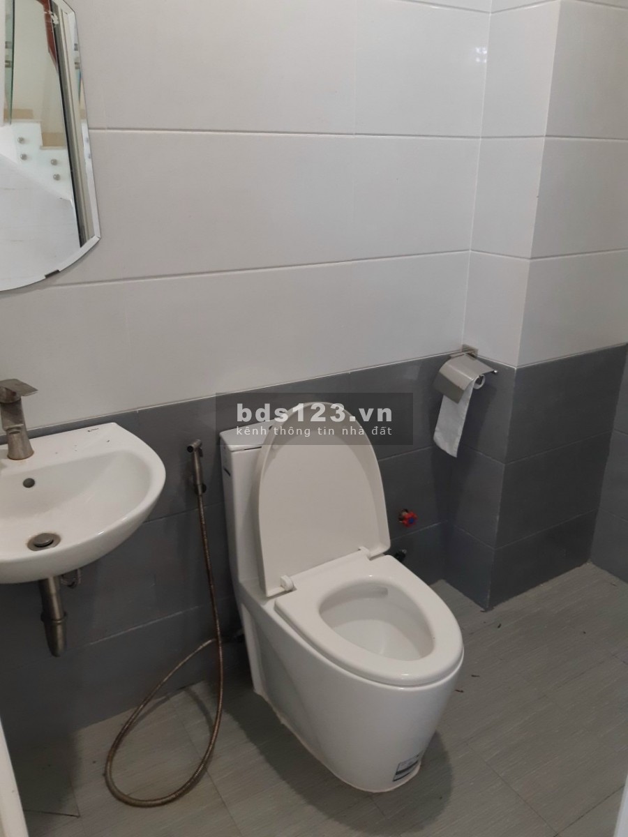 Cho Thuê Nhà Tân Canh, P1, Quận Tân Bình, diện tích sử dụng: 5x20, 3 lầu