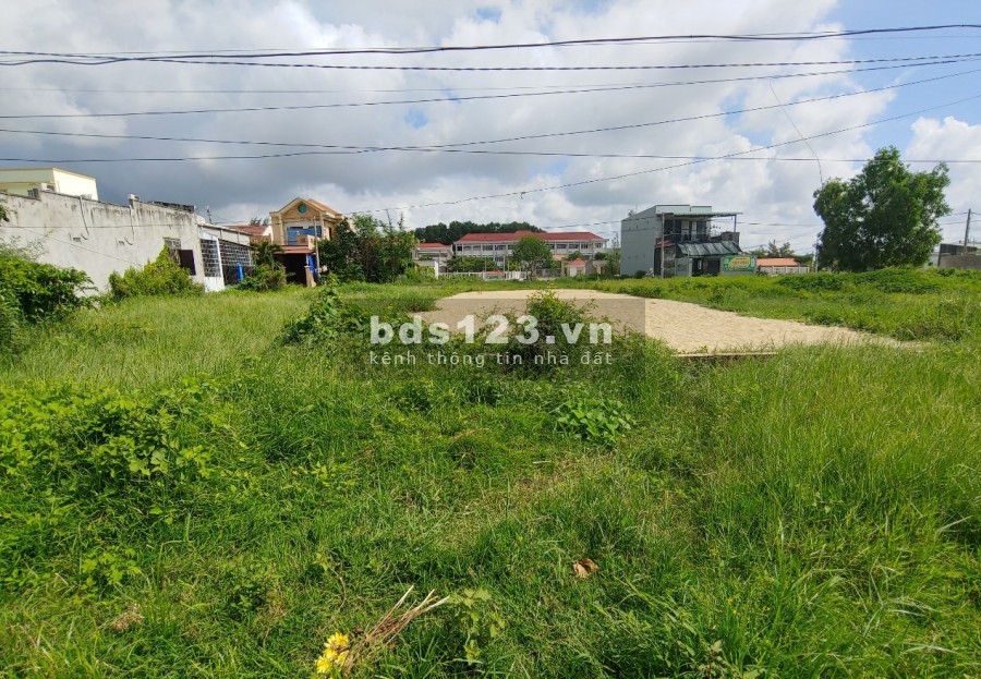 Bán đất nền thổ cư 250m2 tai thị xã Phú Mỹ, giá 15 triệu/m2, lh 0906610056