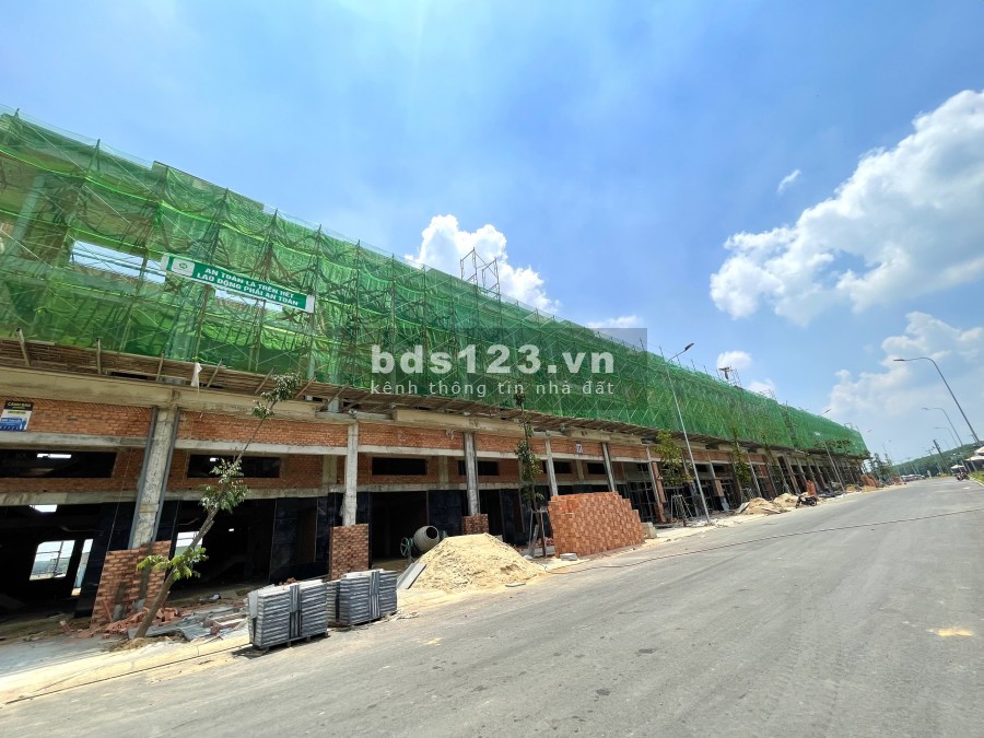 Bán nhà phố mặt tiền đường lớn dự án bậc nhất khu Long Thành, giá 18 triệu/m2