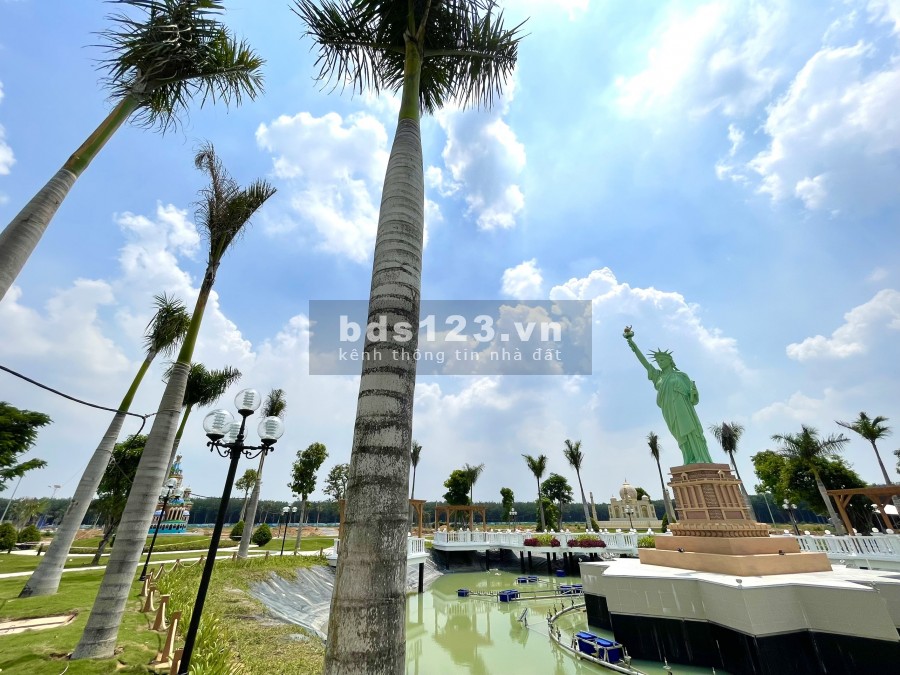 Bán nhà phố mặt tiền đường lớn dự án bậc nhất khu Long Thành, giá 18 triệu/m2