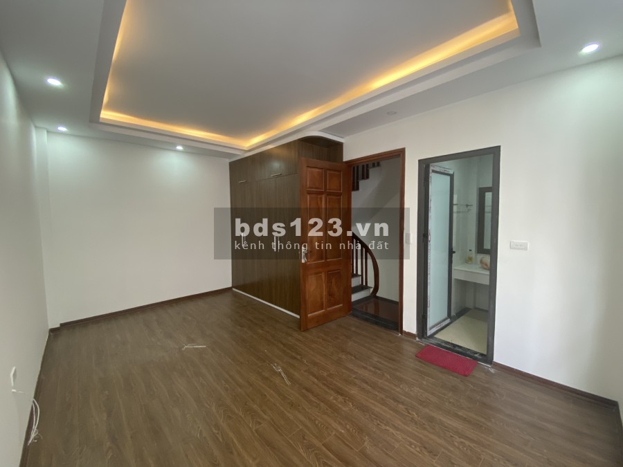 Bán nhà 5 Tầng Xây mới Phố Nguyễn Lân, Phân Lô, 2 Thoáng DT 52m2 5 Tầng