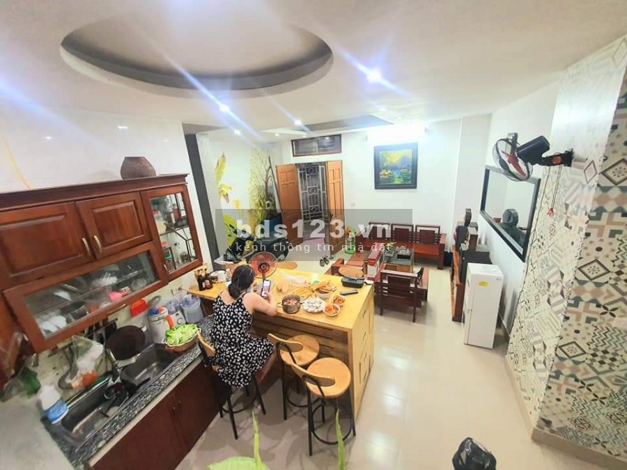 Bán nhà ngay phố Xã Đàn Đống Đa tặng đầy đủ. nội thất, giá bán 3.5 tỷ