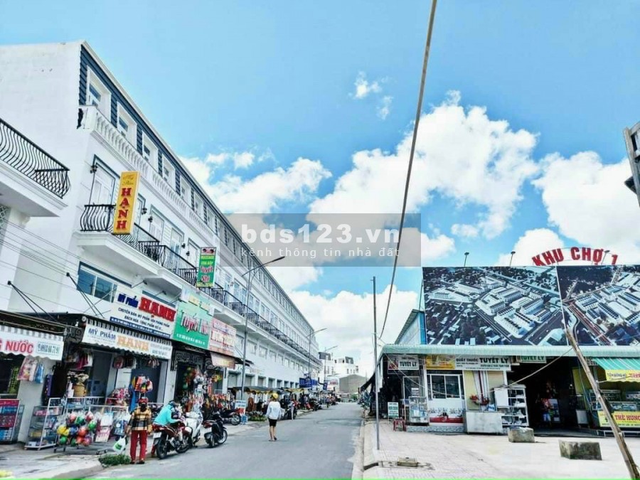 Bán nhà ngay trung tâm khu đô thị Chợ Thới Lai ngân hàng hỗ trợ 70%
