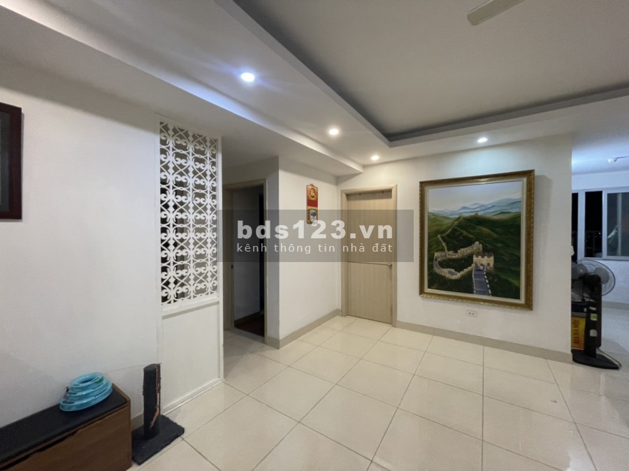 Cho thuê Chung cư C37 Tố Hữu, 3 phòng ngủ, 95m2, đồ cơ bản thêm tủ lạnh, máy giặt, 11 triệu/th. LH 0377983070