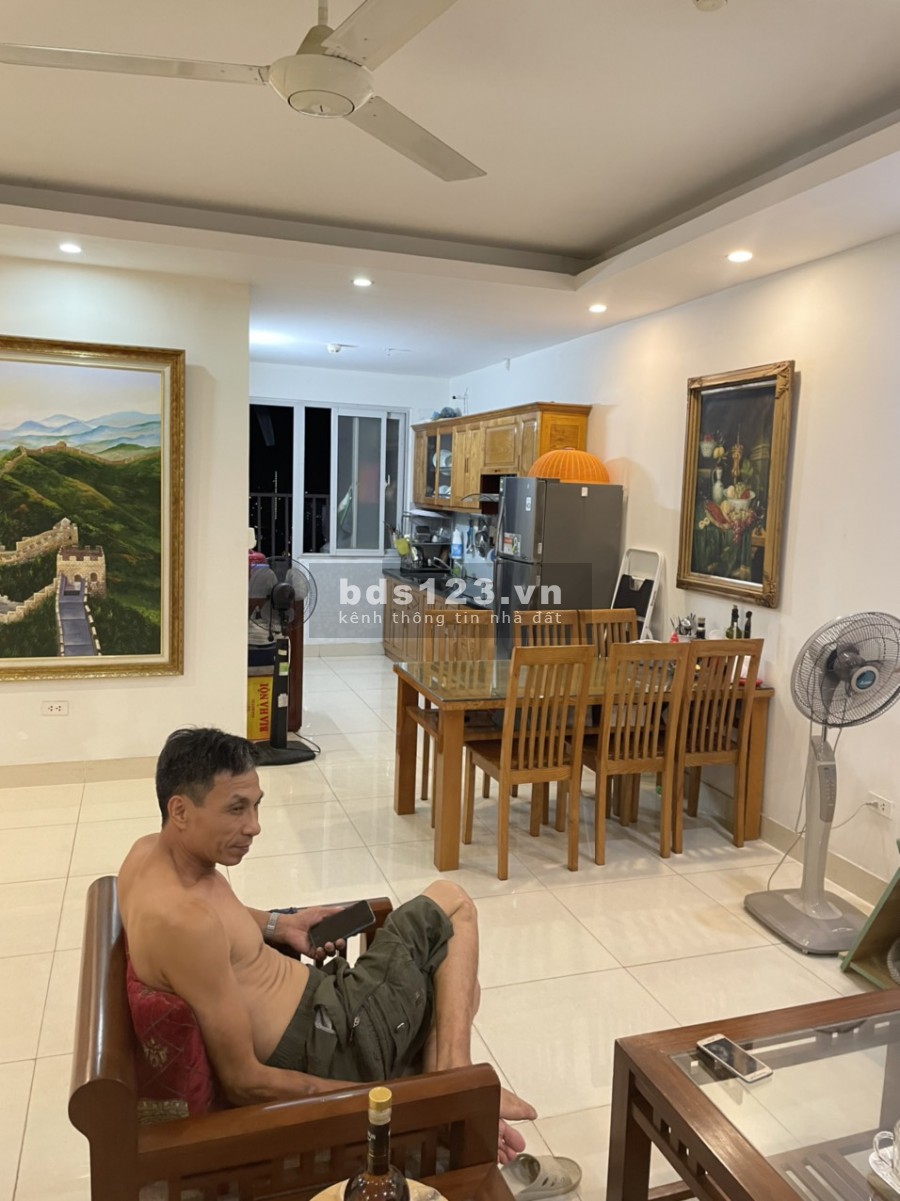 Cho thuê Chung cư C37 Tố Hữu, 3 phòng ngủ, 95m2, đồ cơ bản thêm tủ lạnh, máy giặt, 11 triệu/th. LH 0377983070