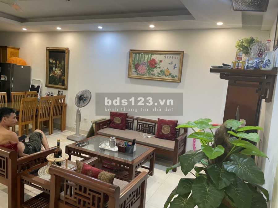 Cho thuê Chung cư C37 Tố Hữu, 3 phòng ngủ, 95m2, đồ cơ bản thêm tủ lạnh, máy giặt, 11 triệu/th. LH 0377983070