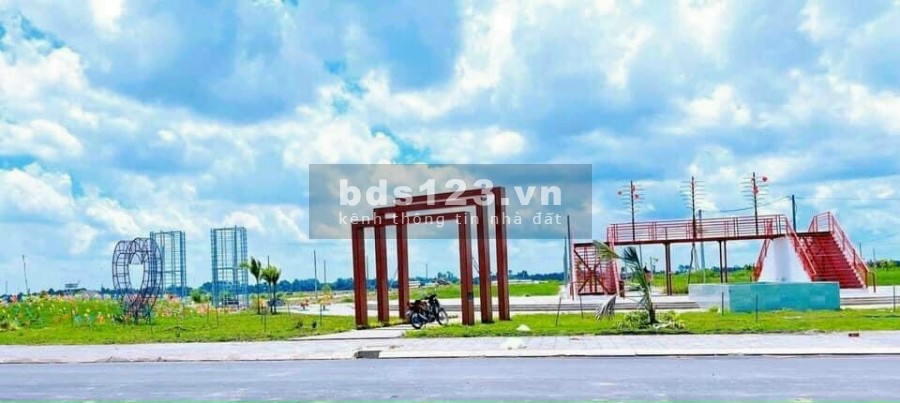 Cần ra gấp lô đất nền giá rẻ, trục chính khu dân cư ven sông, không vướng cống cột điện