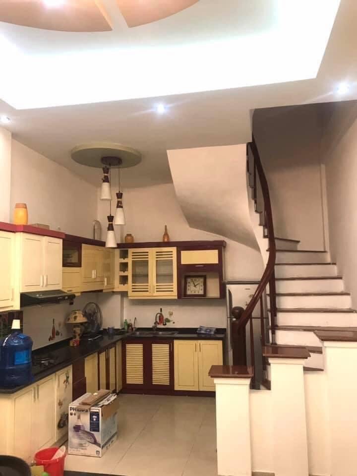 Lương Định Cửa, dt 40m2, 4 tầng đúc giá 4.5 tỷ, mặt ngõ ô tô kinh doanh 2 mặt thoáng