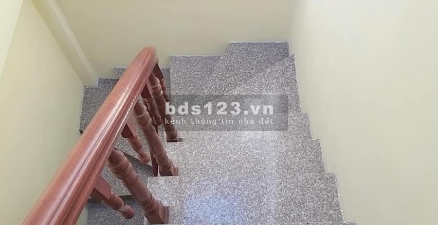 Chỉ 2,5 tỷ có nhà ở ngay tại phố bùi xương trạch 5 tầng t1 28m từ t2 đua 32 m