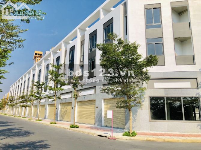 Bán shophouse mặt phố, biệt thự liền kề giá chỉ từ 11 tỷ, view 2 sân gold, sổ đỏ lâu dài.