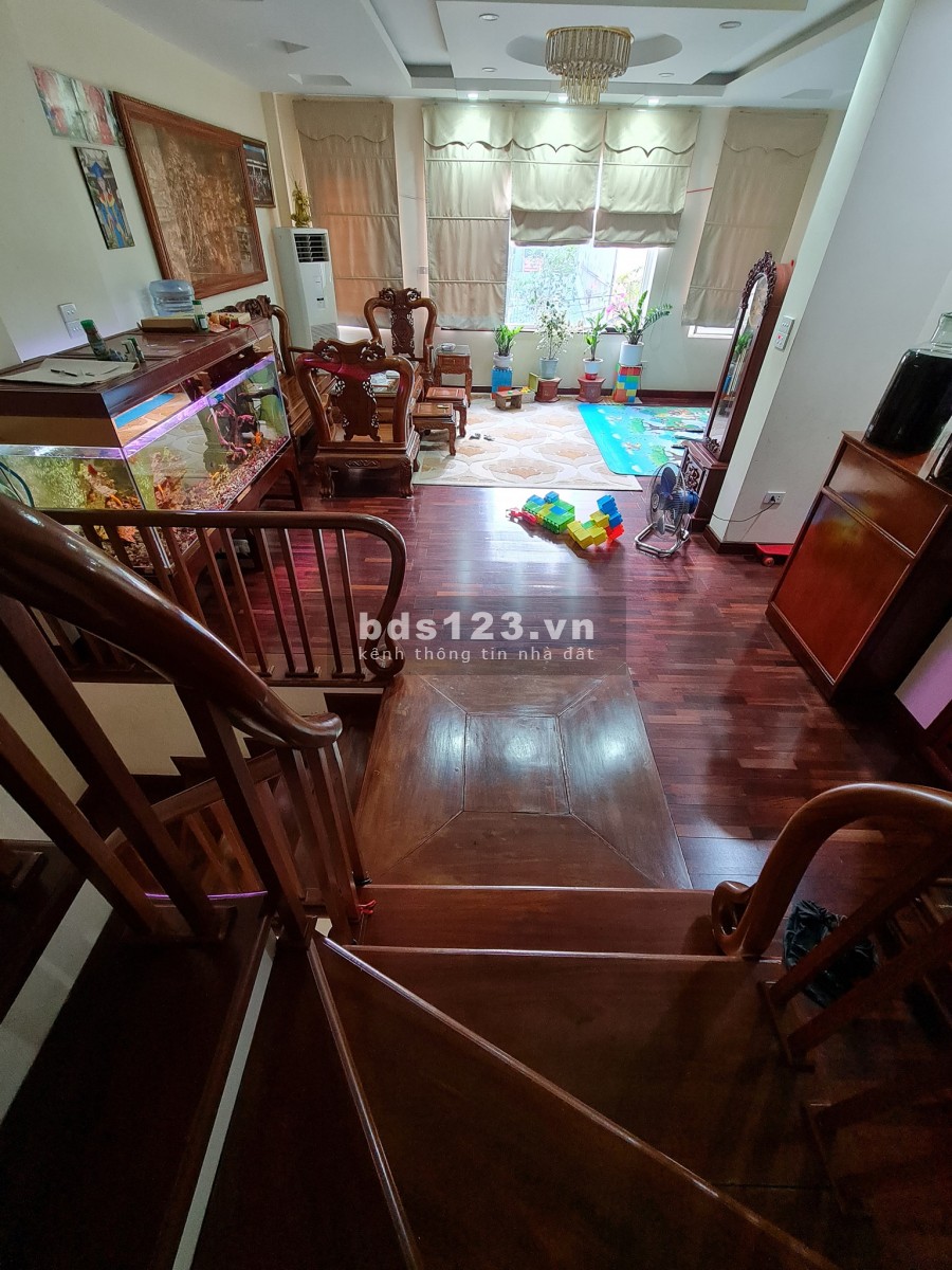 Bán nhà Bồ Đề, Long Biên 65m 5T, MT6m nhỉnh 6.5 tỷ, phân lô, gara 0888868583