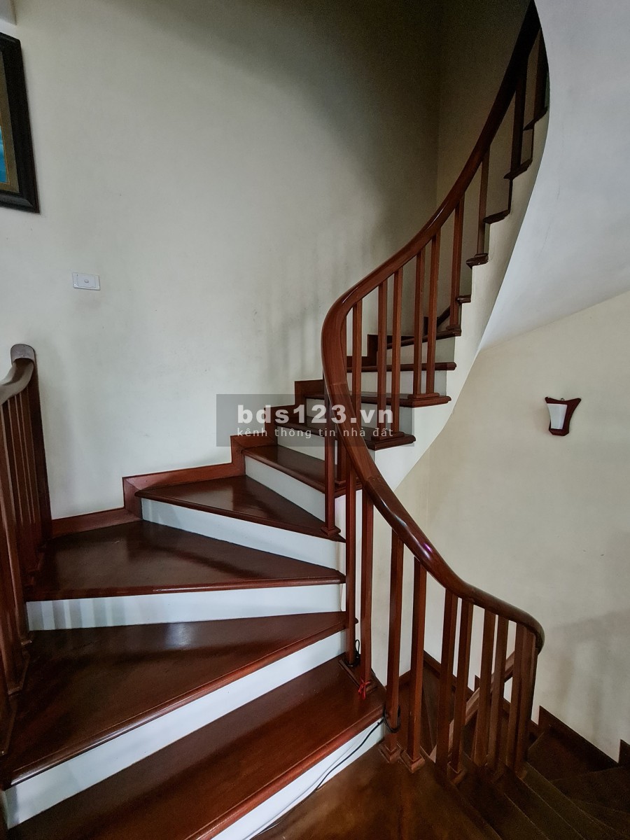 Bán nhà Bồ Đề, Long Biên 65m 5T, MT6m nhỉnh 6.5 tỷ, phân lô, gara 0888868583
