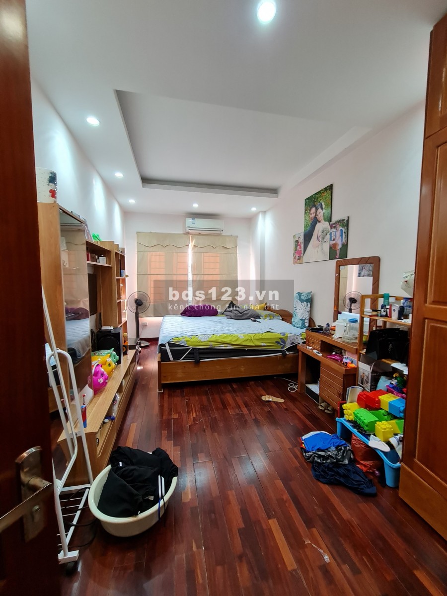 Bán nhà Bồ Đề, Long Biên 65m 5T, MT6m nhỉnh 6.5 tỷ, phân lô, gara 0888868583