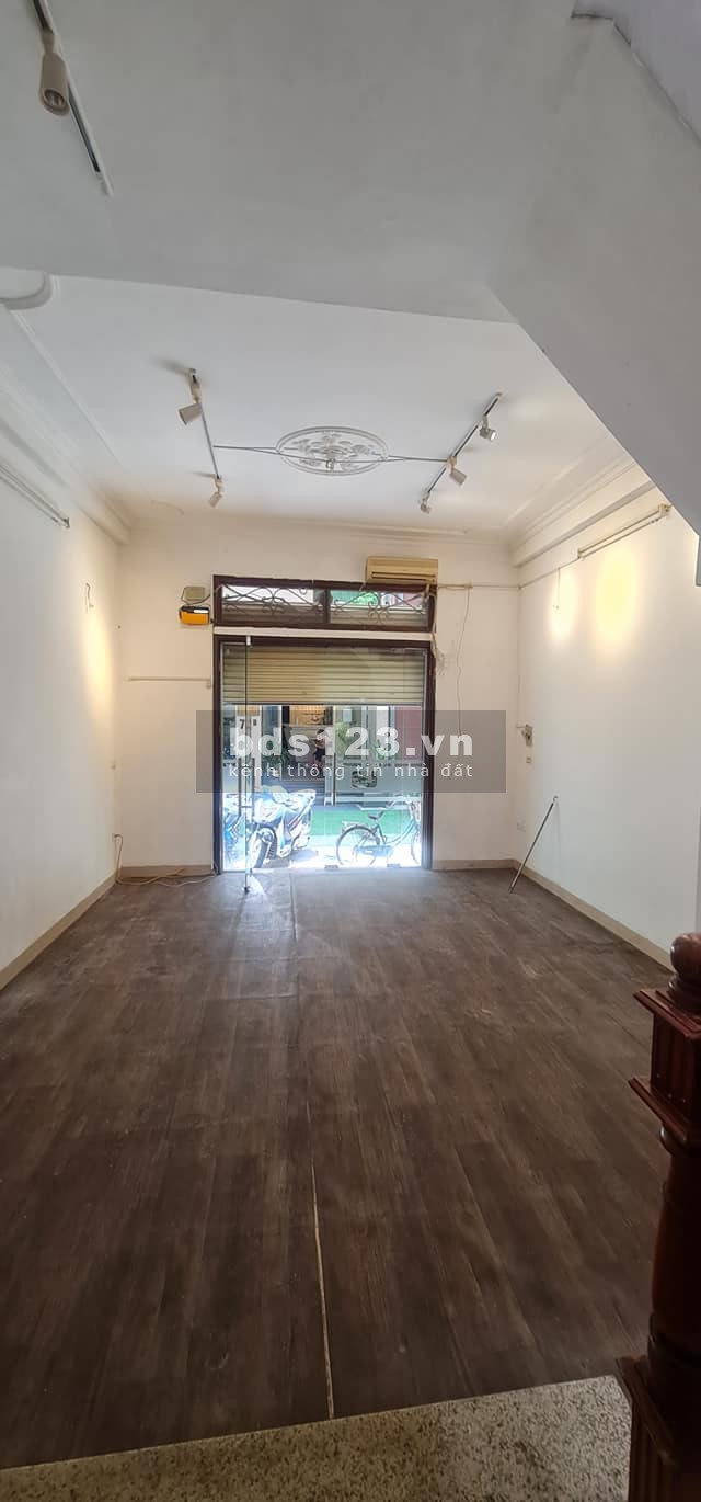 Bán gấp nhà nguyên căn Trần Hưng Đạo, diện tích 52m2, 5 tầng, mt 5m giá 26 tỷ