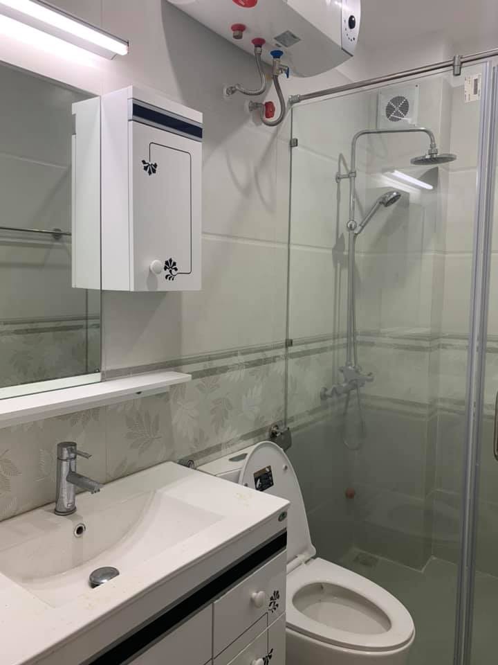 Bán nhà mới ngõ 44 Trần Thái Tông 45m2, 5 Tầng, mặt tiền 5m, giá chào 5.6 tỷ