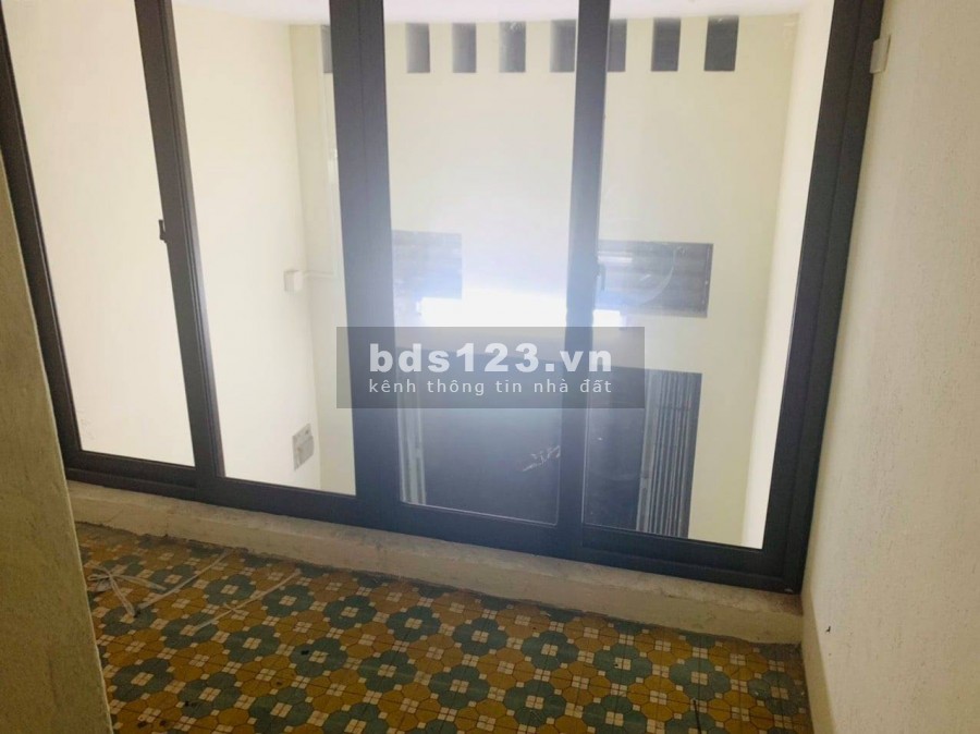 Cần Tiền Bán Nhà Mặt Ngõ Phố Đội Cấn 3 tỷ, 4 tầng, liên hệ 0934302303