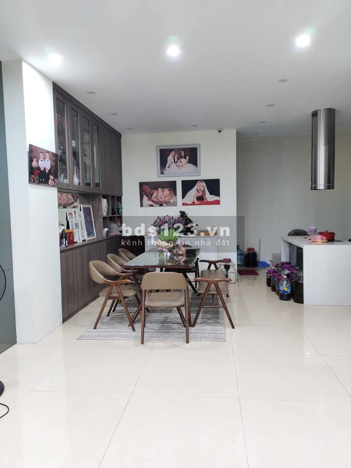 Cách 1 nhà ra phố diện tích 45m2 4 tầng, Quận Hai Bà Trưng giá chỉ 2.9 tỷ