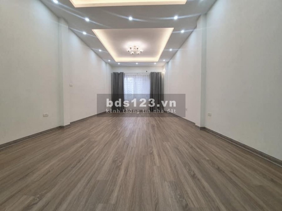 Nhà đẹp xây mới phố Khương Trung, nội thất đắt tiền, đúc kiên cố 5 tầng