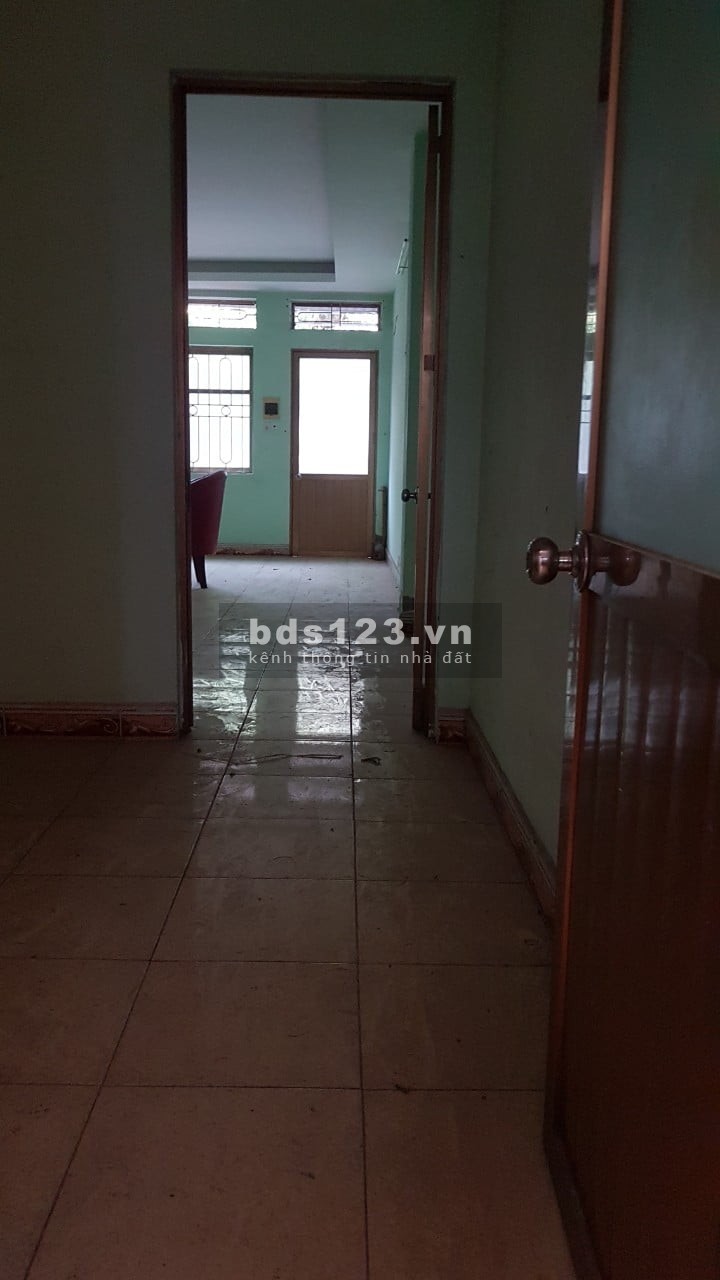 Cần bán nhà trung tâm Đống Đa, ô tô đỗ cửa, giá tốt, dt 100m2, 7.x tỷ, kinh doanh