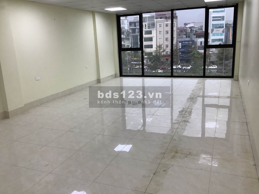 Bán nhanh nhà mặt phố Lê Duẩn diện tích sử dụng 70m2 sổ đỏ, làm việc chính chủ