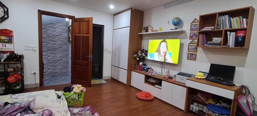 Bán Nhà Tản Đà, Nguyễn Trãi 40m2, Phân Lô, MT Rộng, Gần Ô Tô, Ngõ Thông Nông Giá 4.6 Tỷ