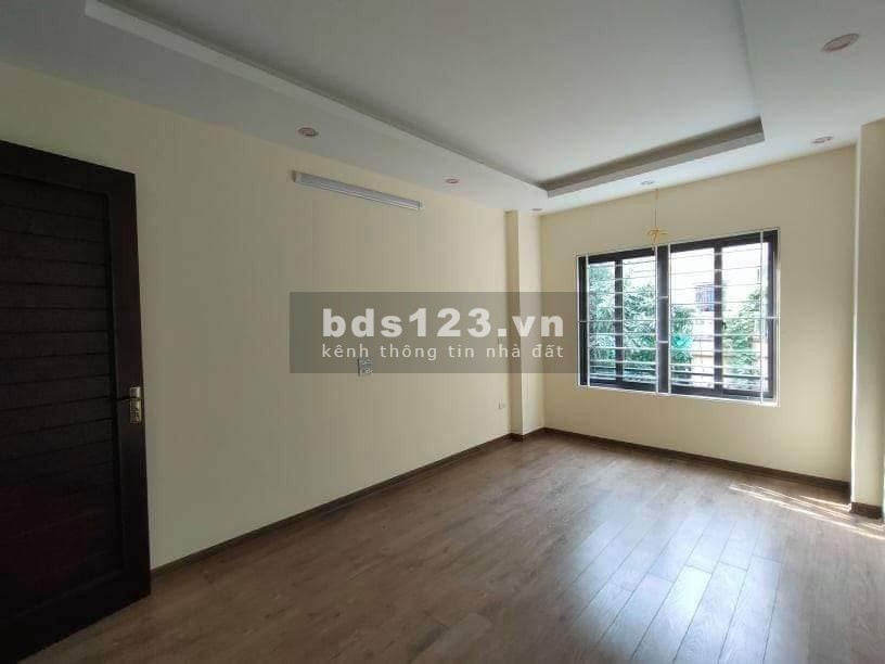 Nhà đẹp Lĩnh Nam, 2 mặt tiền, ô tô đỗ cửa, 35M*4,5T, 5 tầng, 3,6 tỷ.